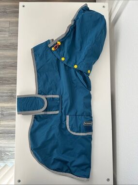 Wilderdog Medium Rain Jacket Water-Resistant Pacific Blue Dog Raincoat with Hood